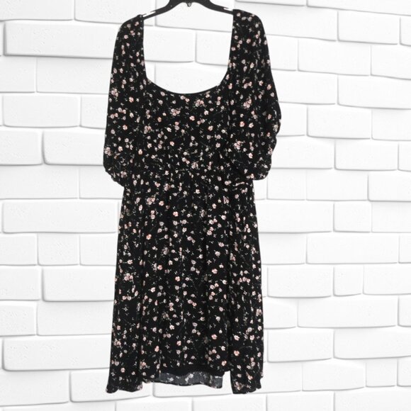Torrid (Size 4) Black Floral Short Sleeve Dress with Elastic Waist and Neckline - Picture 2 of 3